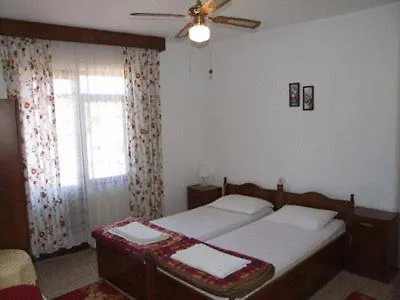 Siren Pension Foça
